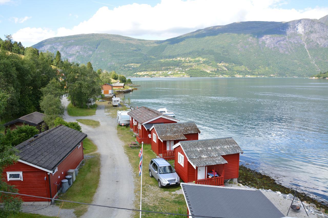 Nesset Fjordcamping Hotel Olden Exterior photo